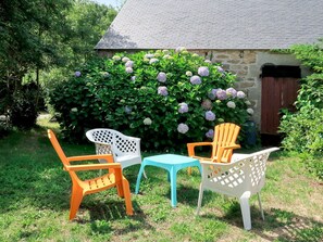 Jardin, Cour, Arrière-Cour, Table, Herbe, Tableau De Plein Air, Meubles, Chaise, Pelouse, Arbuste