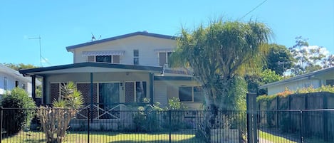 The Donnybrook Retreat from the road
Yard is fully fenced.