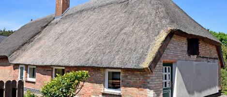 Ferienhaus Augustin mit Reetdach und Kamin