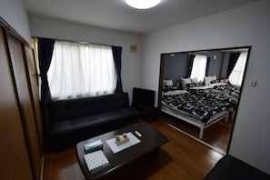 Up to 8 guests, comfy room in Miyanosawa