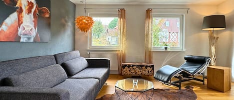 Wohnzimmer mit Couch/Schlafsofa