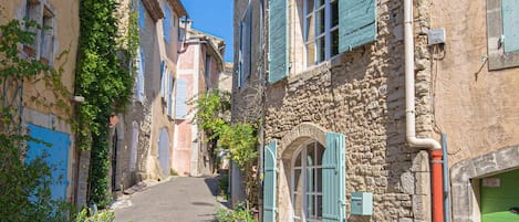  La Maison Enchantée - Rue du Rocher