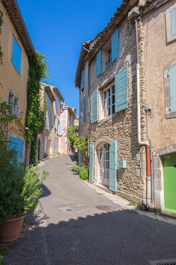  La Maison Enchantée - Rue du Rocher