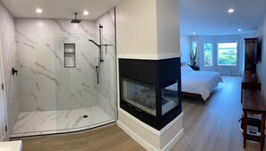 Master bedroom/bathroom, newly renovated!