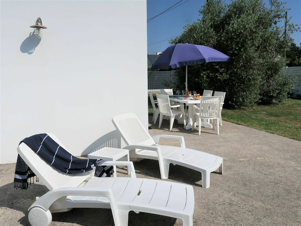 Meubles, Propriété, Ciel, Table, Parapluie, Plante, Mobilier De Jardin, Ombre, Tableau De Plein Air, Chaise