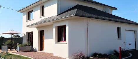 Plant, Sky, Property, Window, Building, House, Shade, Land Lot, Door