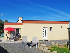 Ciel, Propriété, Bâtiment, Fenêtre, Nuage, Lot Terre, Ombre, Chalet, Maison