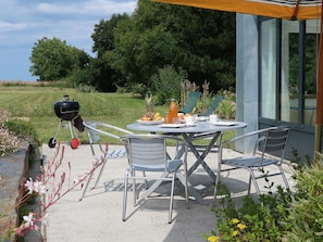 Plante, Propriété, Communauté Des Plantes, Table, Ciel, Arbre, Chaise, Ombre, Mobilier De Jardin, Nuage
