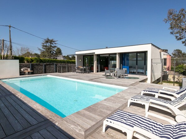 Swimming Pool, Resort, Composite Material, Outdoor Furniture, Eco Hotel, Leisure, Shade, Estate, Villa, Water Feature
