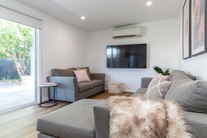 Lounge at Cook's House