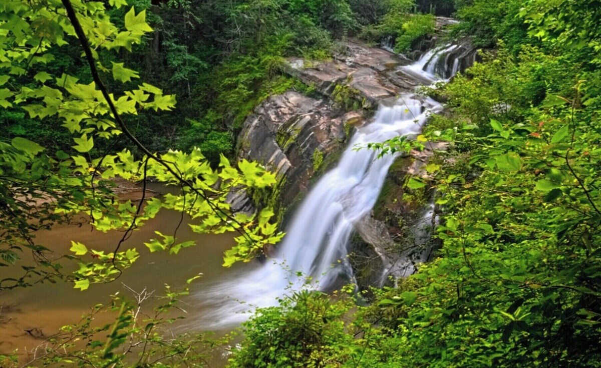 #1 – Cabin – Waterfall Access – Near Tallulah Gorge