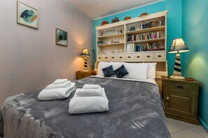 Recharge for your next adventure in this unit’s nice and comfortable queen-size bed.