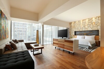 Spacious Modern Suite with Free Minibar Items (T Sand Suite1)