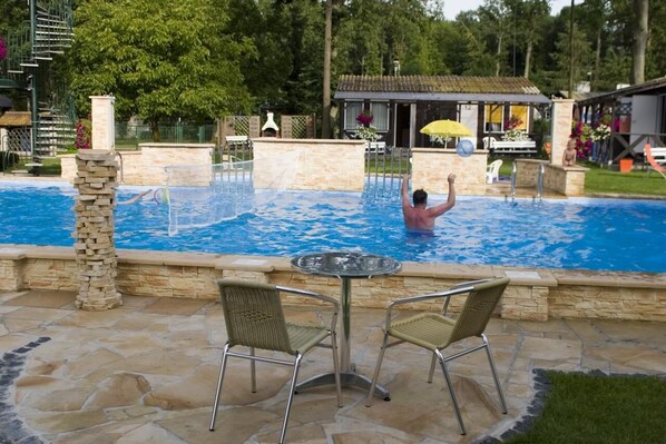 Utomhuspool