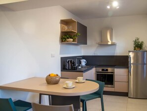 Fully equipped modern kitchen