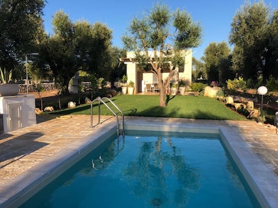 Apulisches Landhaus im Olivenhain mit eigenem Pool, Haustier auf Anfrage. 