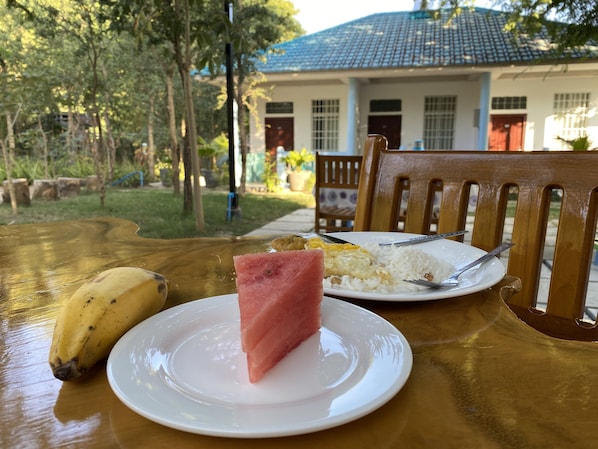 Outdoor dining