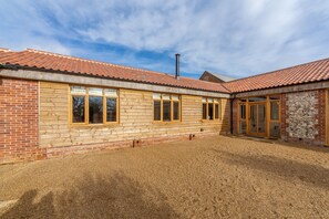 Welcome to Red Stag Lodge, Little Massingham