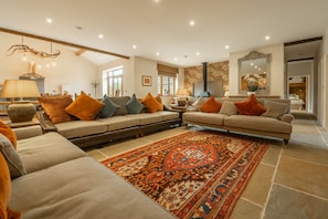 Hill Farm, Massingham: Red Stag Lodge: Sitting room area
