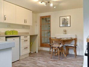 Fully equipped kitchen with dining area | Millys Nook, St Austell