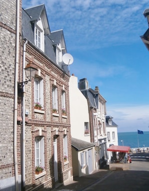 La maison à 50 mètres de la mer dans une rue calme au coeur d'Yport.