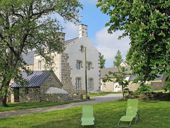 Eigentum, Gebäude, Haus, Baum, Estate, Die Architektur, Gras, Kirche, Zuhause, Rasen