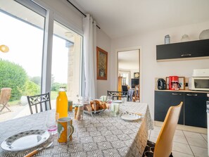 Möbel, Eigentum, Stuhl, Gebäude, Tabelle, Holz, Fenster, Pflanze, Interior Design, Wohnzimmer