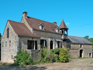 Pflanze, Himmel, Gebäude, Fenster, Haus, Baum, Grundstueck, Hütte, Gras, Grundeigentum