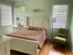 Bedroom with Queen size bed.