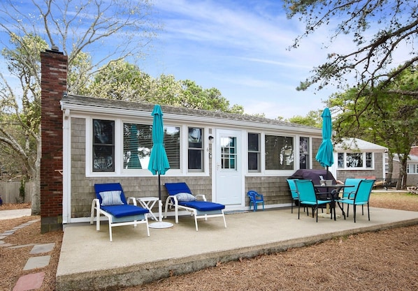 Front patio with grill