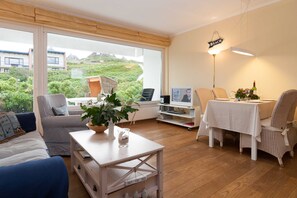 mit Terrassenzugang