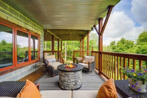 Deck | Fire Pit