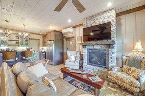Living Room | Free WiFi
