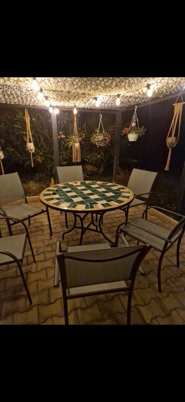 Outdoor dining
