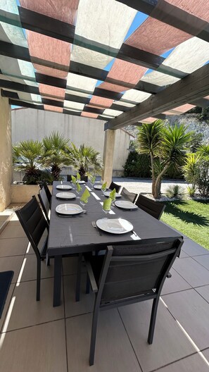 Outdoor dining