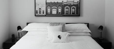 King size bed and luxury linens.