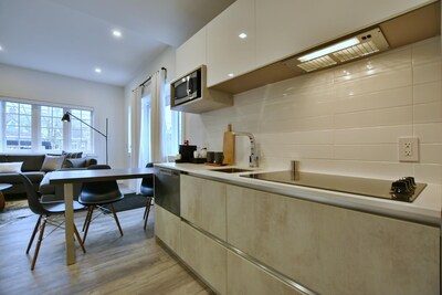 103, 1 Bedroom - Downtown Collingwood, Luxury Boutique Hotel.
