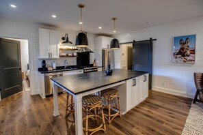 Dining/Kitchen