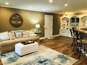 Spacious and tastefully decorated living room
