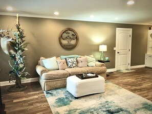 Spacious and tastefully decorated living room