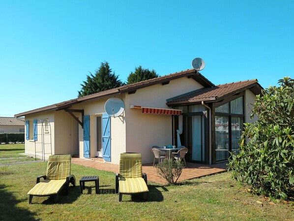 Ciel, Plante, Bâtiment, Propriété, Fenêtre, Porte, Ombre, Lot Terre, Maison, Chalet
