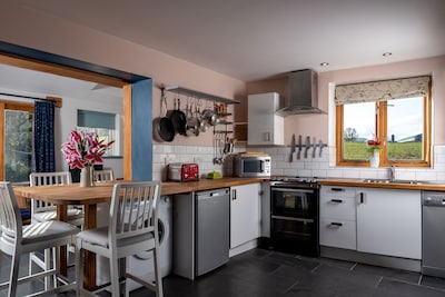 Stylish cottage for 4 in the Brecon Beacons