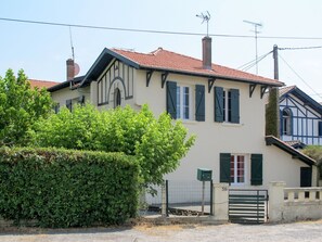 House, Property, Building, Residential Area, Neighbourhood, Town, Home, Architecture, Roof, Real Estate