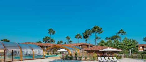 Water, Sky, Plant, Swimming Pool, Seaside Resort, Tree, Building, Leisure, Eco Hotel, Shade