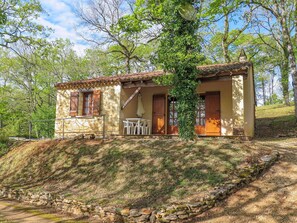 Plant, Building, Property, Window, Tree, Natural Landscape, Sky, Wood, House, Land Lot