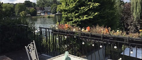 River side terrace with view of the river Thames