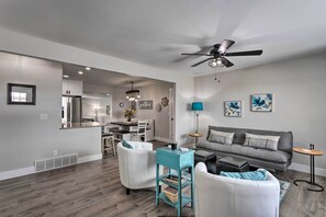 Living Room | Futon