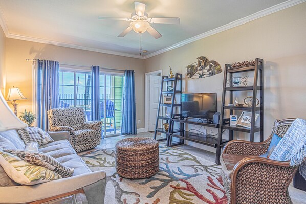 Spacious living room with plenty of space for the whole family. This unit is 2 bedroom, Ocean view