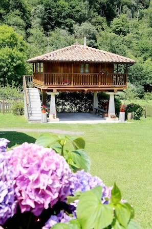 Garden,Decorative detail,Garden view