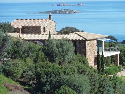 Villa de lujo, ubicación impresionante cerca de Porto Vecchio Córcega Palombaggia. Casa Mia I